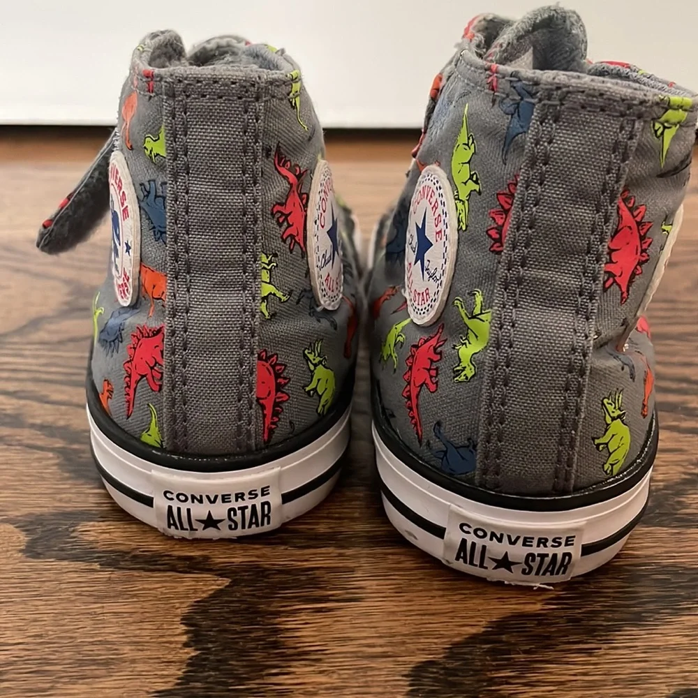 Converse Dinoverse Dinosaur Chuck Taylor toddler size 8